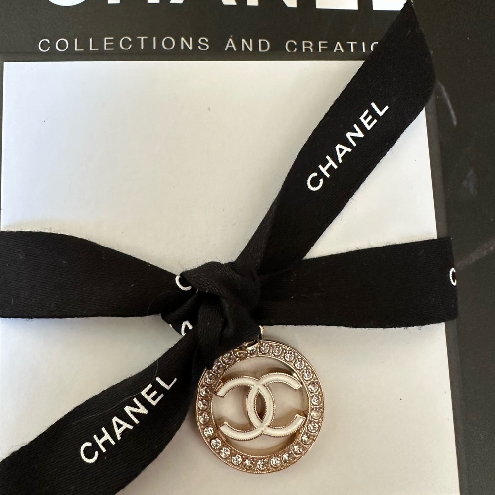 Chanel Zipper Pull Gold Tone Crystal Large Charm - Picture 4 of 5